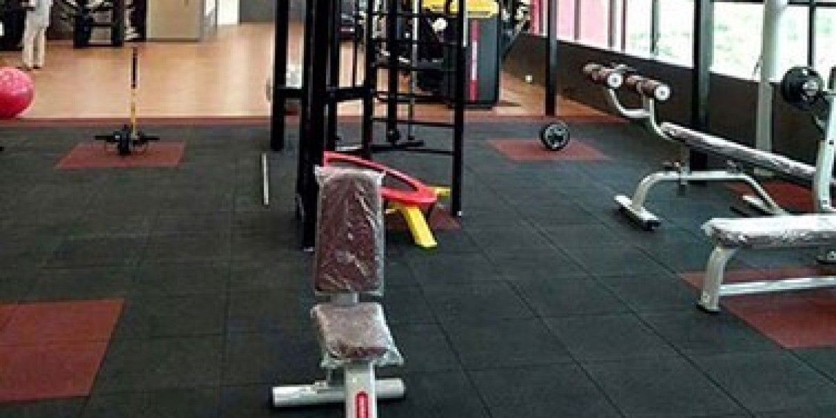 Top 8 Benefits of Using Rubber Mats for Fitness Areas