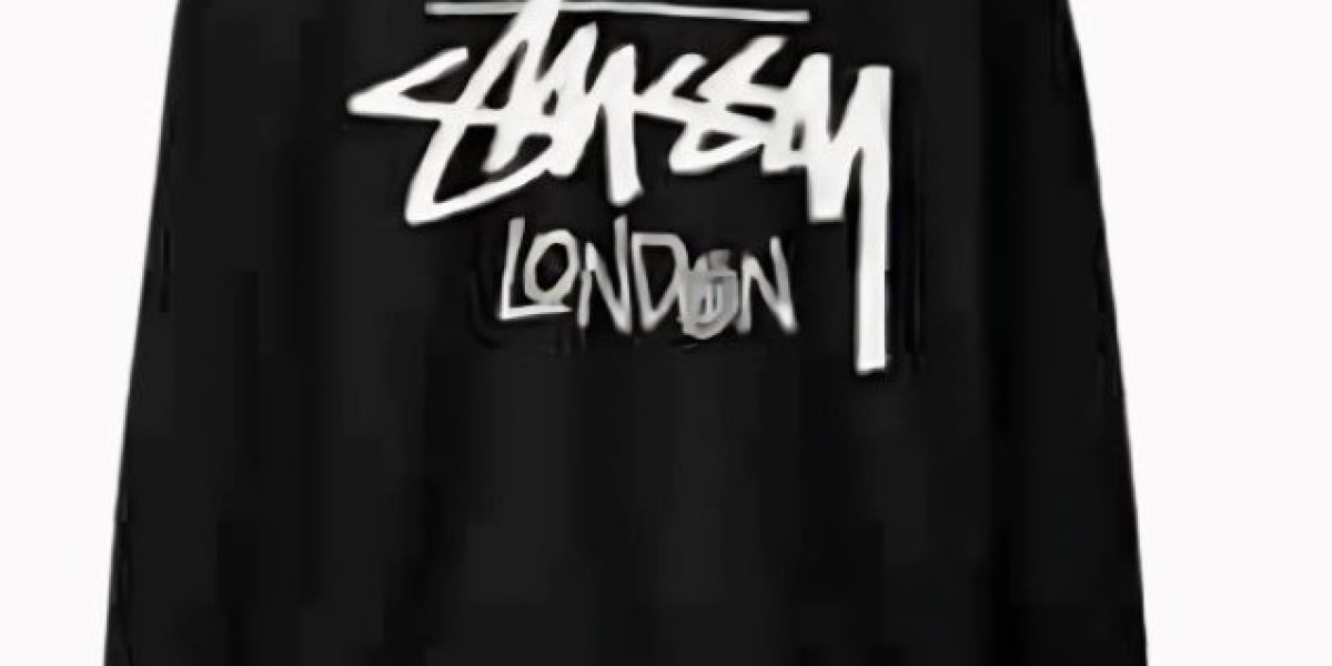 Why Stussy’s Minimalist Aesthetic Is So Iconic